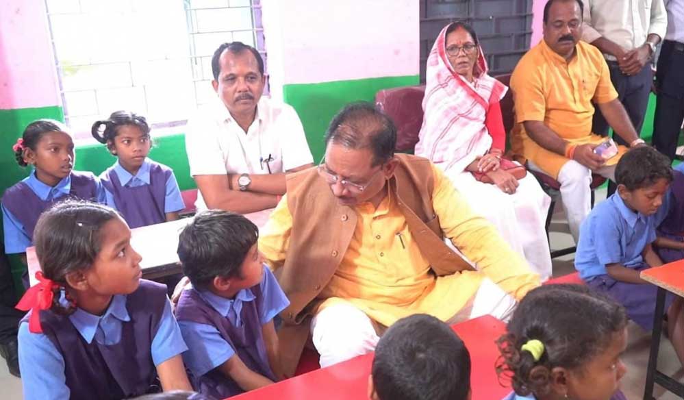 पढ़ाई ठीक से करना है न… मोबाइल ज्यादा नहीं देखना: मुख्यमंत्री  विष्णु देव साय
