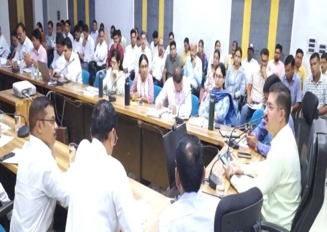 कार्य में लापरवाही बरतने पर 6 पटवारियों को कलेक्टर ने दिया निलंबन का नोटिस