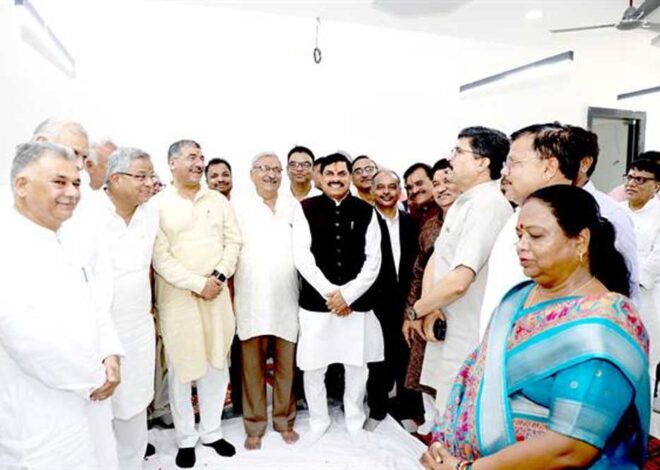 मुख्यमंत्री डॉ. यादव स्वदेश समाचार पत्र के कार्यक्रम में हुए सम्मिलित