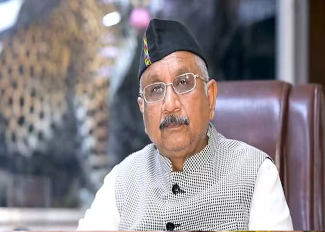 मंत्री शाह फिर विवादों में, रेप पीड़िता के परिवार की तस्वीर वायरल होने पर घिरे