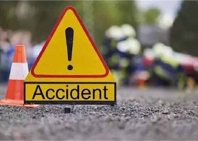 झारखंड के हजारीबाग जिले में ट्रक द्वारा एक मोटरसाइकिल को टक्कर मारे जाने से पुलिसकर्मी की मौत