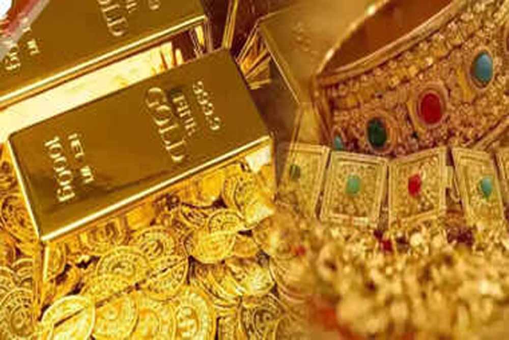 सोने की कीमत में आज 1,000 रुपए से अधिक की गिरावट देखने को मिली