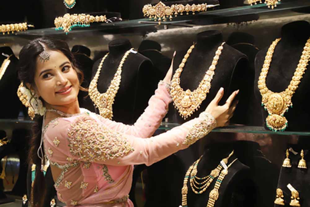 सोने और चांदी की कीमतों में तेजी, कीमत बढ़कर करीब 97,000 रुपए हुई, चांदी एक लाख रुपए के पार