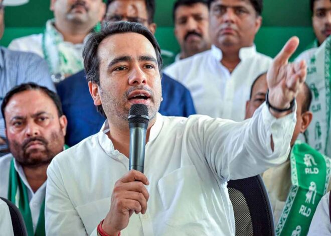 योग करने के बाद केंद्रीय मंत्री जयंत चौधरी ने कहा- इस बार टिकट उन लोगों को मिलेगा जो योग ठीक से करेंगे