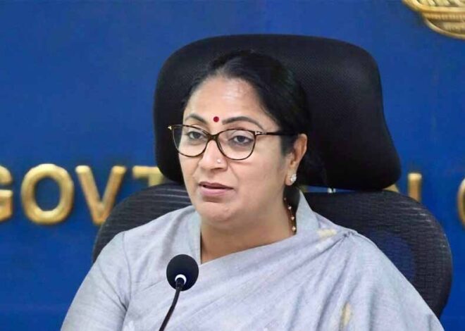 रेखा गुप्ता सरकार का व्यापारियों को बड़ा तोहफा, 8 लाख कारोबारियों को मिलेगा लाभ
