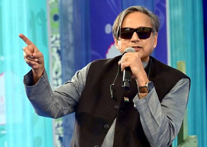 थरूर ने कहा, हालांकि, कांग्रेस नेतृत्व में कुछ लोगों से मेरी राय अलग है, लेकिन कांग्रेस, उसके कार्यकर्ता बहुत प्रिय हैं