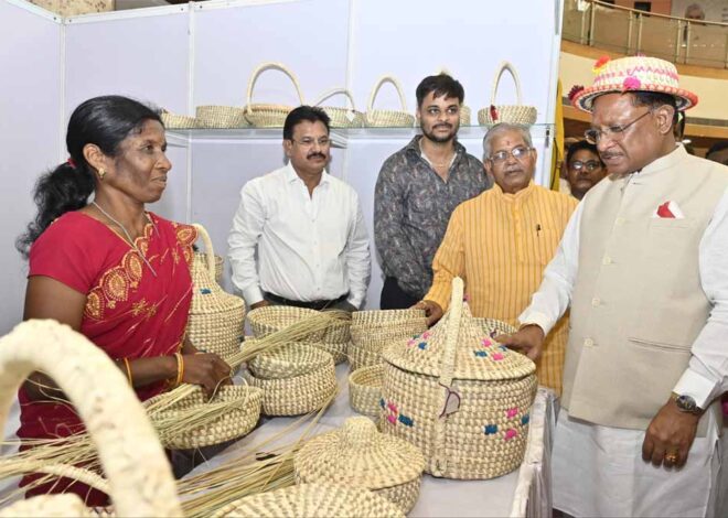 सीएम छत्तीसगढ़ हस्तशिल्प विकास बोर्ड की नवनियुक्त अध्यक्ष शालिनी राजपूत के पदभार ग्रहण समारोह में हुए शामिल