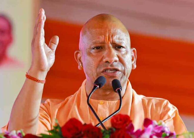 मुख्यमंत्री योगी आदित्यनाथ ने कार्यक्रम में 1243 करोड़ से 384 परियोजनाओं का लोकार्पण व शिलान्यास किया