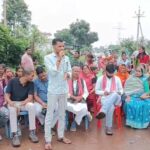 स्कूल शिक्षिका को हटाने की मांग को लेकर ग्रामीणों ने नेशनल हाइवे पर किया चक्काजाम