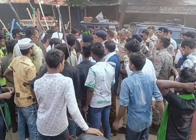 हाजीपुर के करबला में दो मोहर्रम जुलूस आपस में भिड़े, जमकर हुई पत्थरबाजी