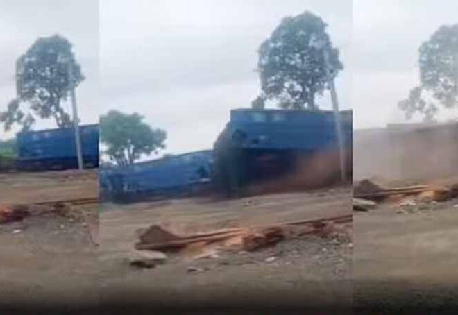 पत्थर से लदी मालगाड़ी ने दूसरी ट्रेन को मारी जोरदार टक्कर