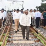 रेल महाप्रबंधक ने अभनपुर स्टेशन और निर्माणाधीन राजिम स्टेशन का किया निरीक्षण