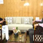रायपुर : राज्यपाल डेका से हरिभूमि के प्रधान संपादक ने सौजन्य की भेंट
