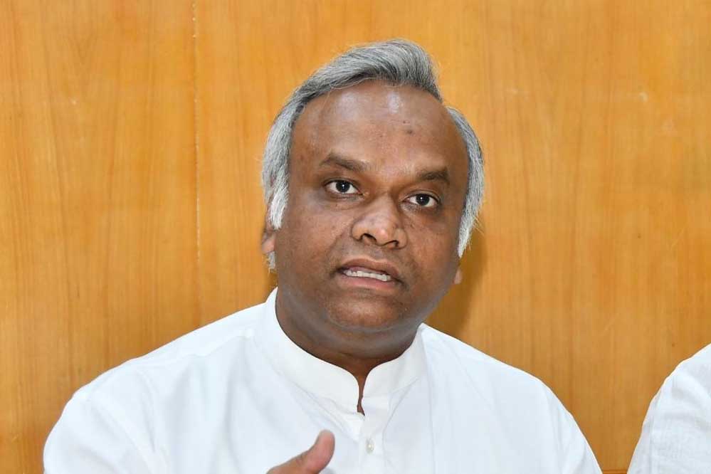 ‘अगर केंद्र की सत्ता में आए तो संघ को करेंगे बैन…’, कांग्रेस अध्यक्ष मल्लिकार्जुन खड़गे के बेटे का ऐलान