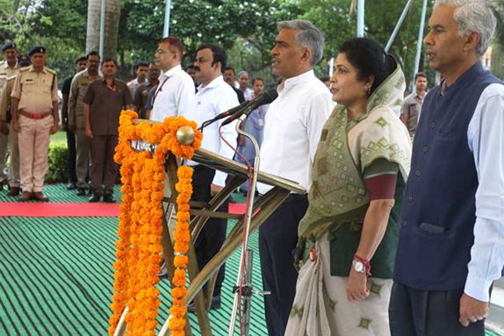 मंत्रालय में राष्ट्र-गीत एवं राष्ट्र-गान का हुआ सामूहिक गायन