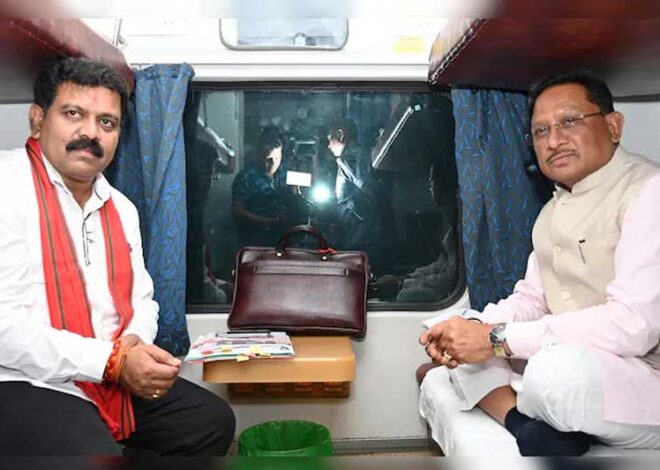 रायपुर : मुख्यमंत्री श्री विष्णु देव साय ट्रेन से सरगुजा के लिए हुए रवाना