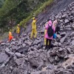भारी बारिश से केदारनाथ यात्रा रोक दी गई, मुनकटिया स्लाइडिंग जोन में भूस्खलन से रास्ता बंद